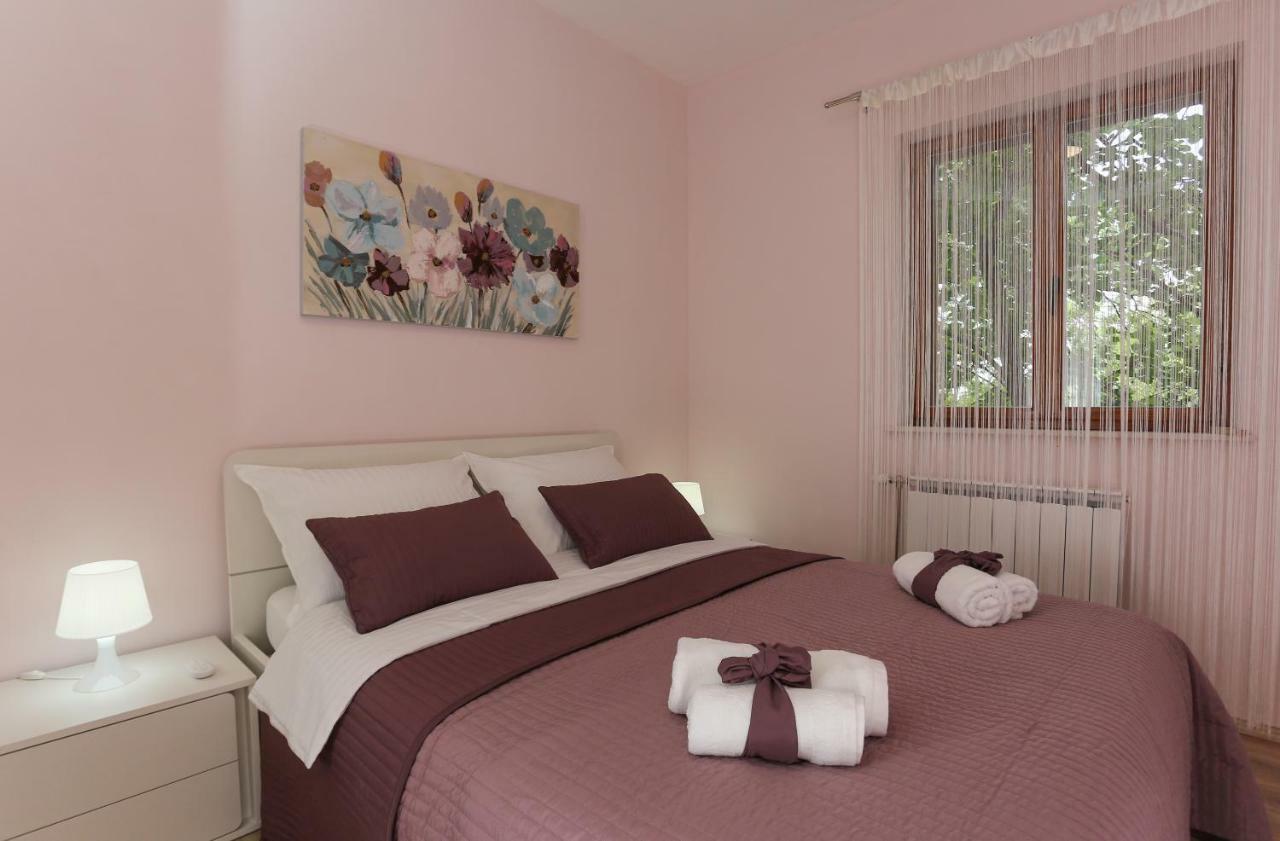 Apartamento Keko Supetar Exterior foto