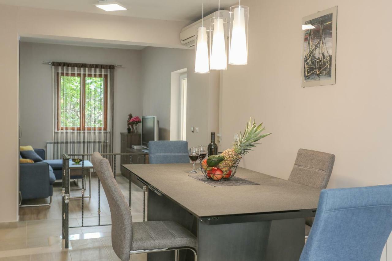 Apartamento Keko Supetar Exterior foto