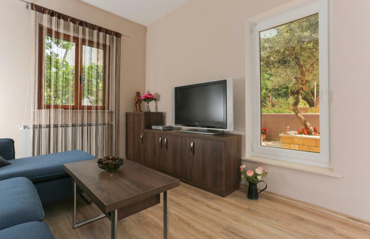 Apartamento Keko Supetar Exterior foto