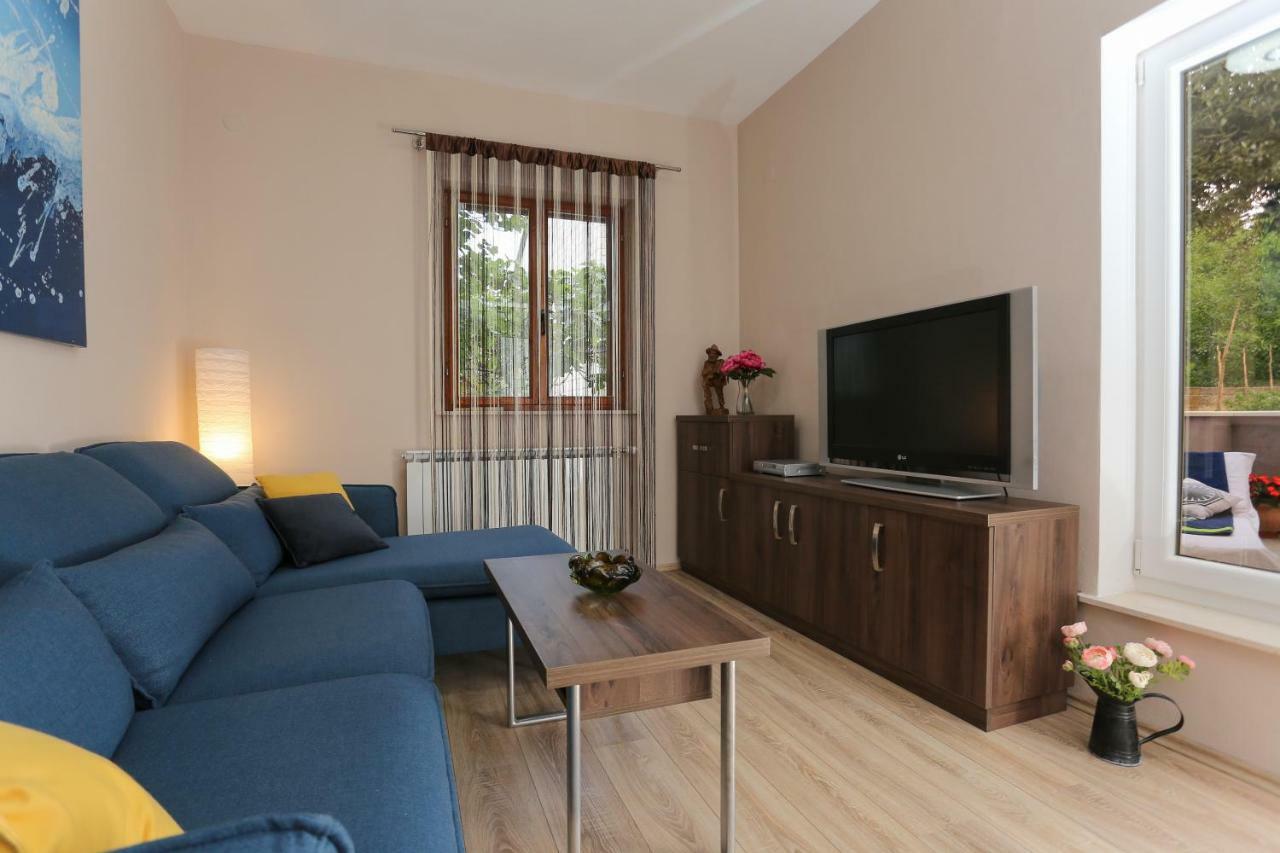 Apartamento Keko Supetar Exterior foto