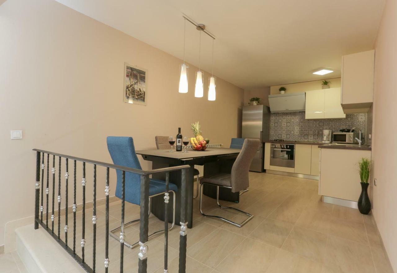 Apartamento Keko Supetar Exterior foto