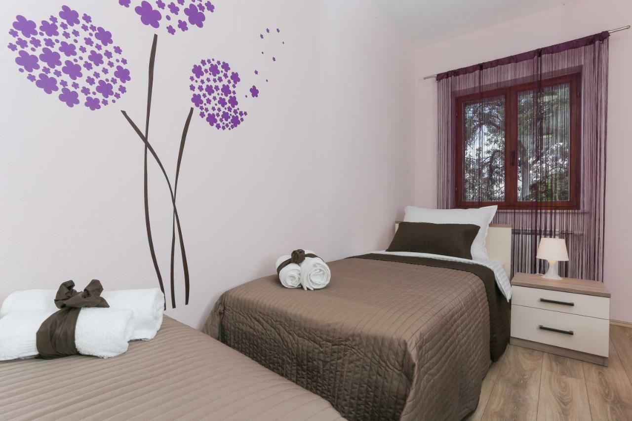 Apartamento Keko Supetar Exterior foto